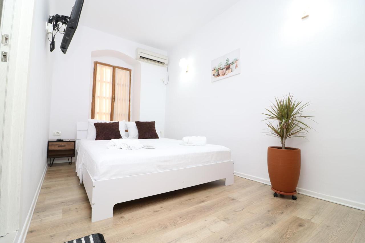 Gaia Bed & Breakfast Vlorë Екстериор снимка