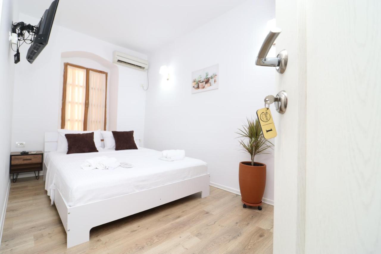 Gaia Bed & Breakfast Vlorë Екстериор снимка